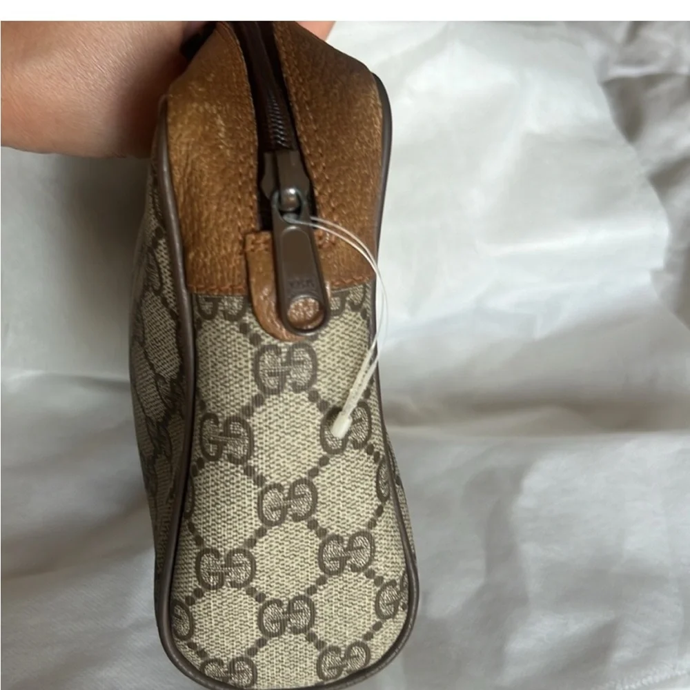 Authentic Gucci Pouch - Picture 3 of 10